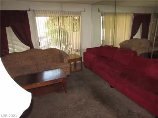 Photo #5: 2321415 Listing