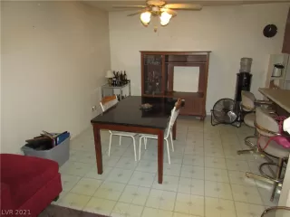 Photo #6: 2321415 Listing