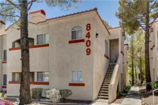 Photo #1: 2321423 Listing