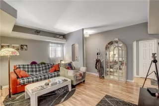 Photo #3: 2321423 Listing