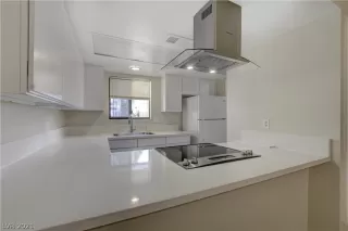 Photo #5: 2321426 Listing