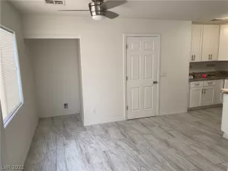 Photo #3: 2321431 Listing 