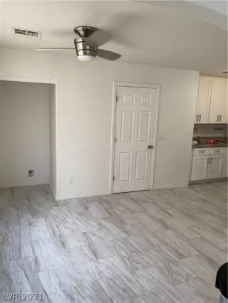 Photo #4: 2321431 Listing 