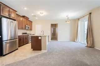 Photo #1: 2321439 Listing 