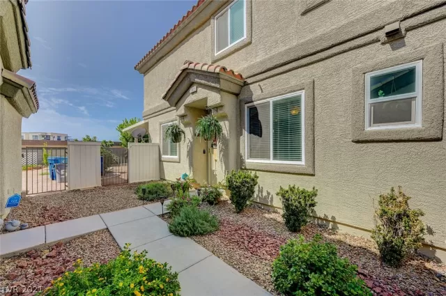 MLS: 2321440 Condo For Sale