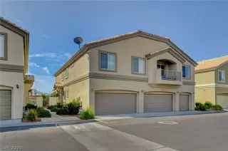 Photo #2: 2321440 Listing