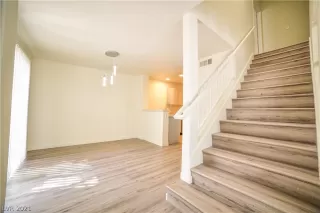 Photo #5: 2321447 Listing 