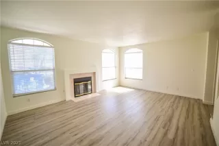 Photo #6: 2321447 Listing 