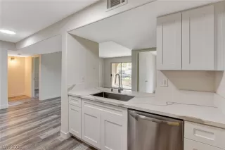 Photo #1: 2321451 Listing