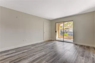 Photo #6: 2321451 Listing