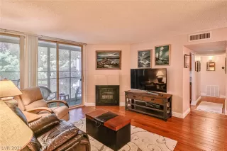 Photo #2: 2321456 Listing 