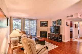 Photo #3: 2321456 Listing 