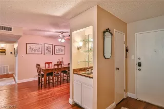 Photo #6: 2321456 Listing 