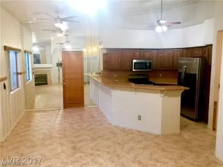 Photo #3: 2321458 Listing