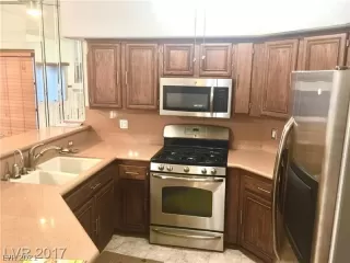 Photo #4: 2321458 Listing