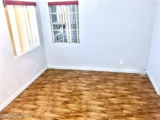 Photo #6: 2321458 Listing