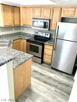 Photo #1: 2321468 Listing 