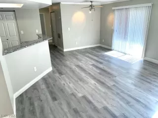 Photo #5: 2321468 Listing 