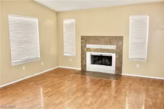 Photo #2: 2321485 Listing