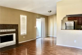 Photo #3: 2321485 Listing