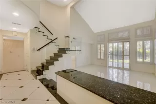 Photo #2: 2321513 Listing