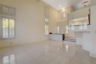 Photo #5: 2321513 Listing