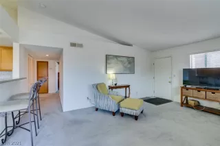 Photo #6: 2321518 Listing