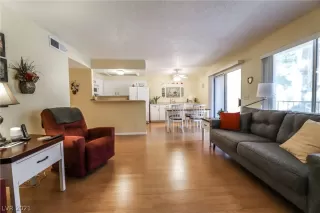 Photo #3: 2321523 Listing