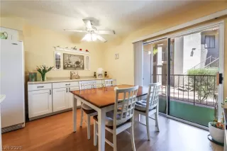 Photo #6: 2321523 Listing