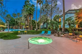 Photo #3: 2321561 Listing 