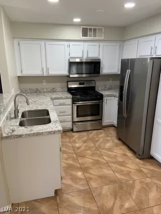 Photo #6: 2321561 Listing 