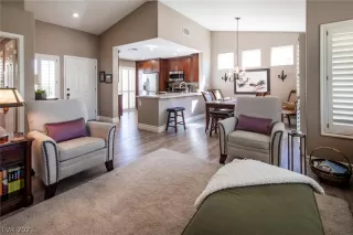 Photo #6: 2321584 Listing 