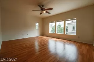 Photo #5: 2321601 Listing 