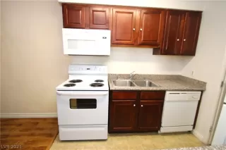 Photo #4: 2321607 Listing 