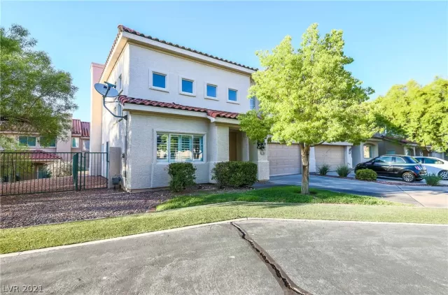 MLS: 2321613 Condo For Sale