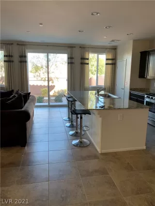 Photo #5: 2321670 Listing 