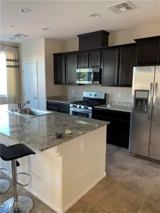 Photo #6: 2321670 Listing 