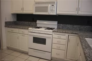 Photo #6: 2321684 Listing 