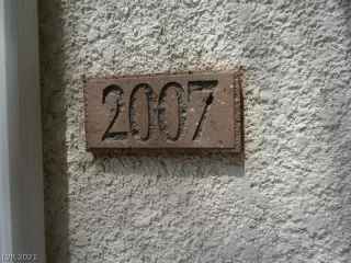 Photo #2: 2321689 Listing