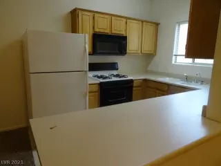 Photo #3: 2321689 Listing