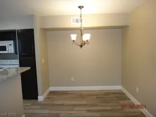 Photo #6: 2321695 Listing