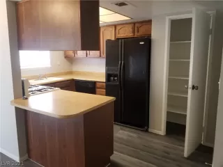 Photo #3: 2321712 Listing 