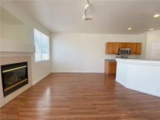 Photo #5: 2321720 Listing 