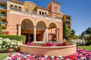 Photo #4: 2321739 Listing