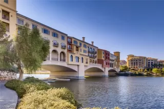 Photo #6: 2321739 Listing