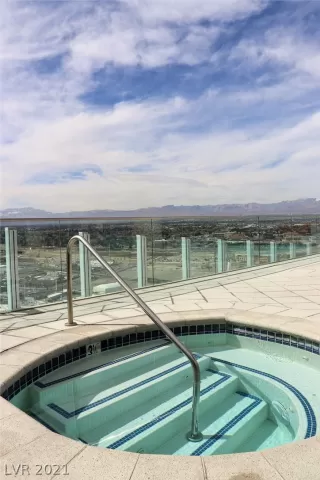 Photo #6: 2321752 Listing 