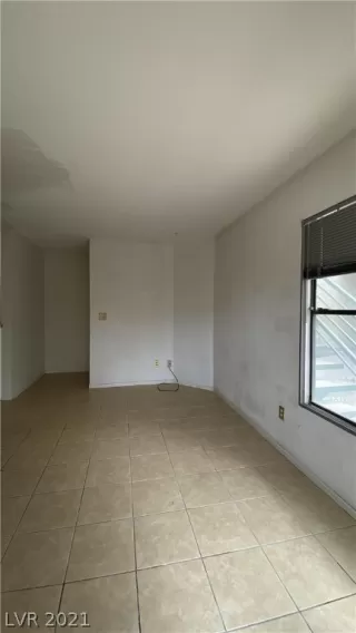 Photo #3: 2321780 Listing