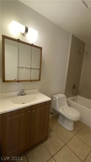 Photo #6: 2321780 Listing