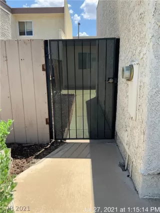 Photo #1: 2321818 Listing 