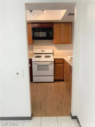 Photo #5: 2321818 Listing 